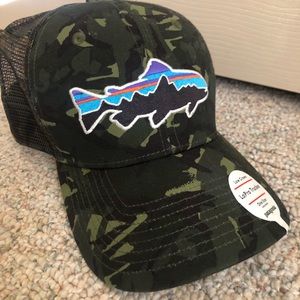 Super cute Patagonia trucker hat